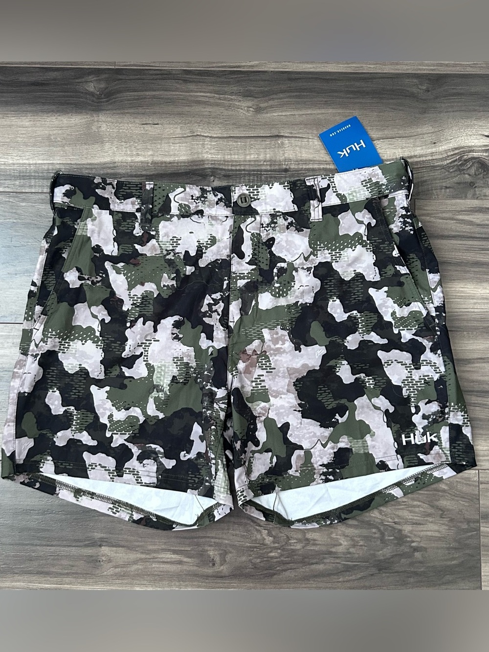 HUK Performance LowCountry Fishing Shorts 6” Inseam Men’s Size 3XL Camo New
